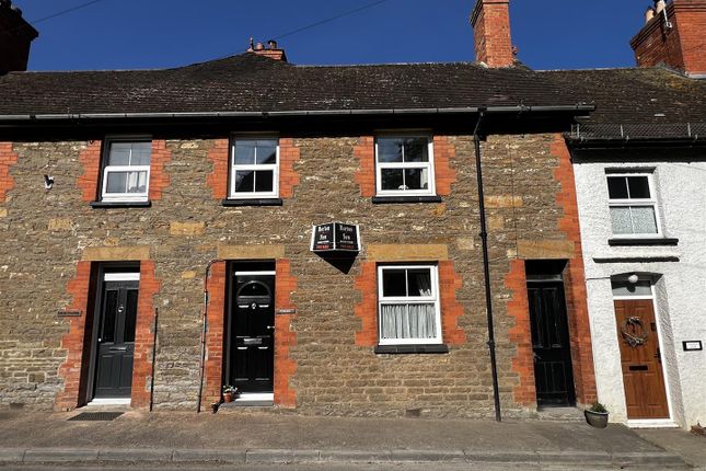 2 bed property, in Church Hill, £250,000