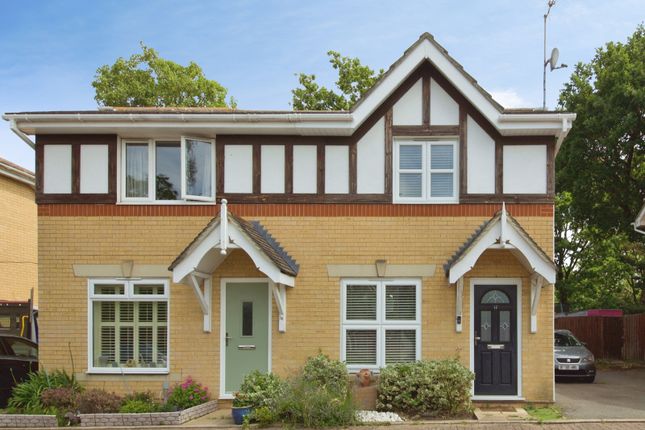 3 bed property, in Harcourt Mews, £475,000