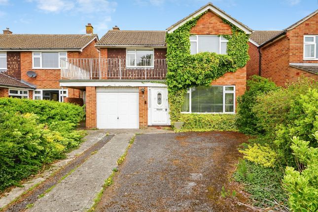 3 bed property, in Icknield Close, £450,000