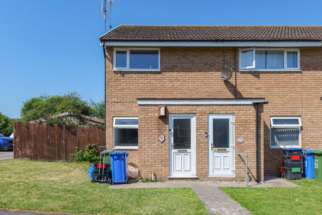 2 bed property, in Lon Ceiriog, £100,000