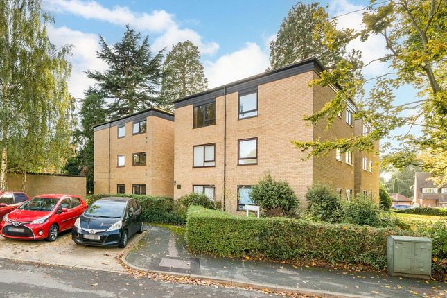 2 bed property, in Nascot Court, £350,000