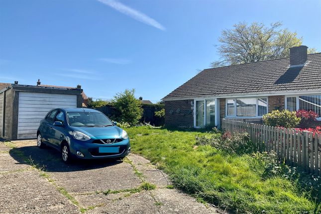 3 bed property, in Castle Drive, £249,995