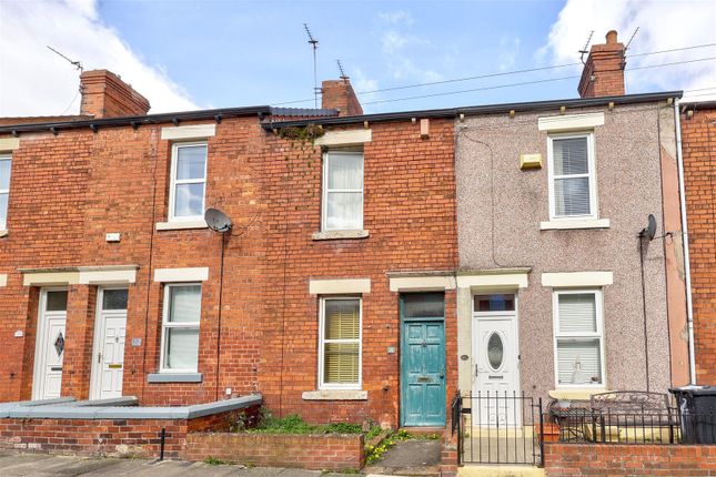 2 bed property, in Crummock Street, £60,000