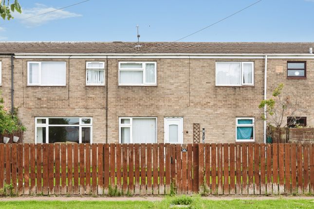 4 bed property, in Axminster Close, £130,000