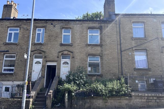 2 bed property, in 237 Manchester Road, £40,000