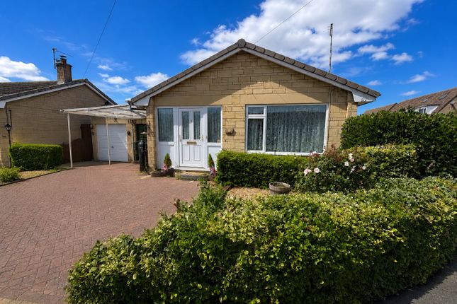2 bed property, in Savernake Avenue, £285,000