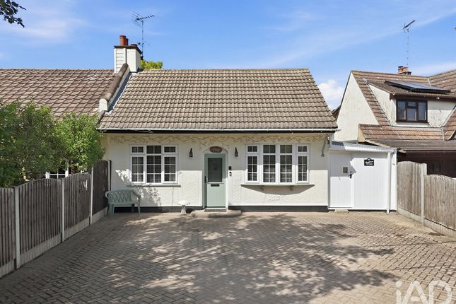 2 bed property, in Mount Bovers Lane, £475,000