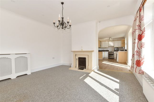 3 bed property, in Victoria Road, £420,000