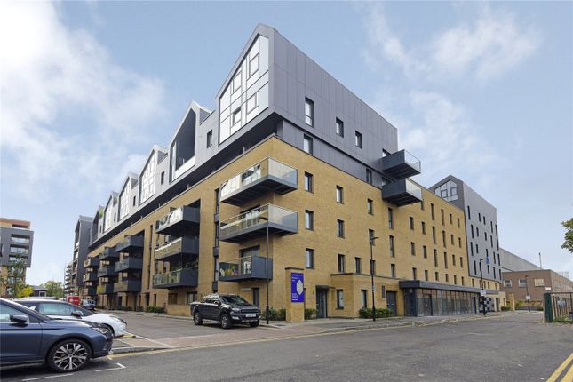 1 bed property, in Hoffmans Road, £350,000