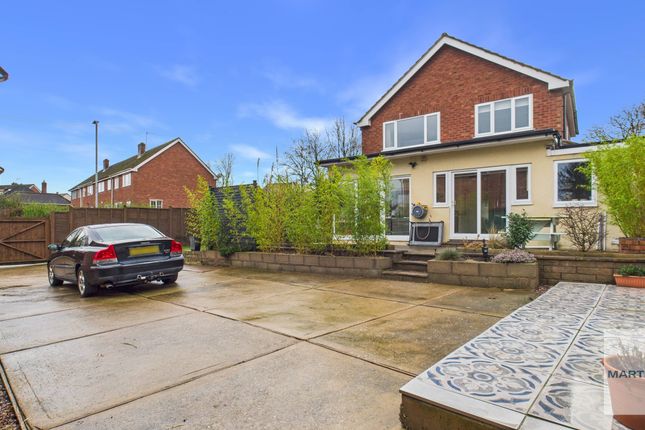 3 bed property, in Tinkers Green Road, £350,000