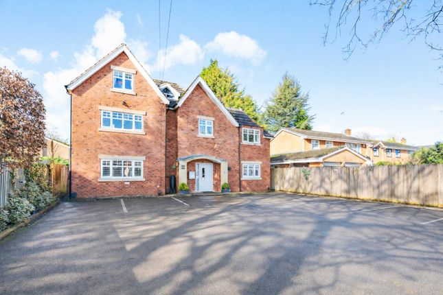 2 bed property, in Station Road, £300,000
