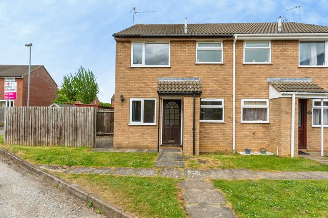 1 bed property, in First Avenue, £90,000