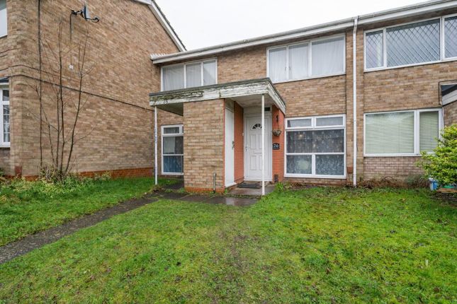 2 bed property, in Merryfield Close, £160,000