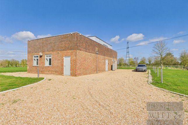 2 bed property, in Radar House, £450,000