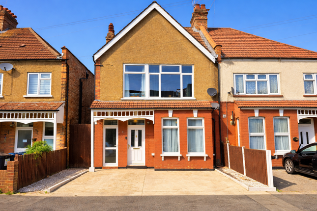 2 bed property, in Welldon Crescent, £400,000