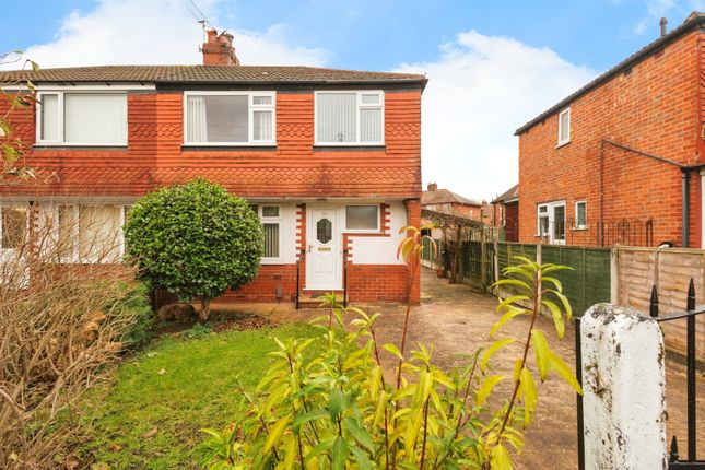 3 bed property, in Hollyway, £290,000