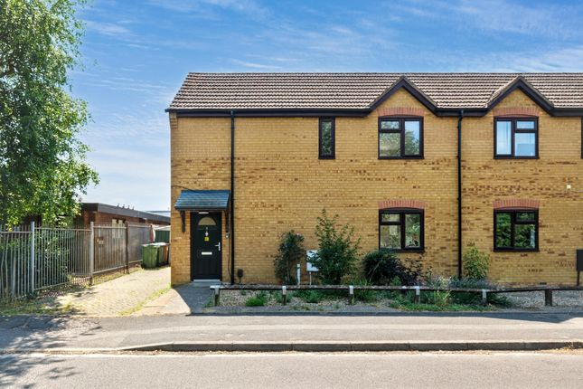 2 bed property, in Guttmann Road, £150,000