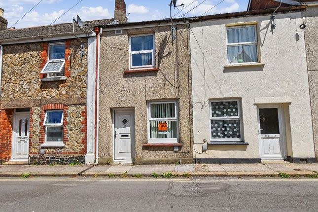 2 bed property, in North Street, £130,000