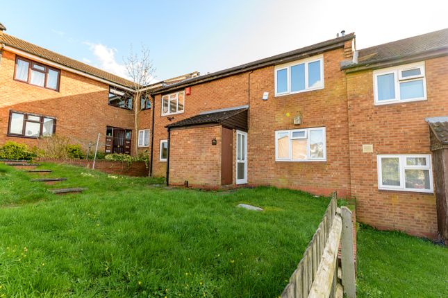 1 bed property, in Kent Street North, £70,000