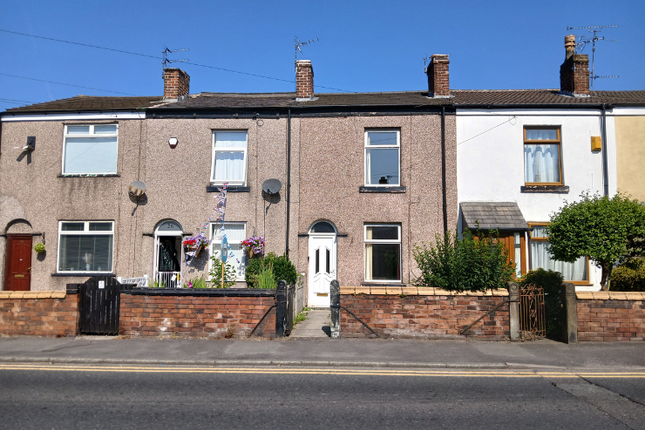 2 bed property, in Moor Road, £100,000