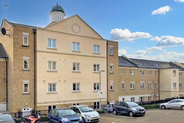 2 bed property, in Propelair Way, £185,000