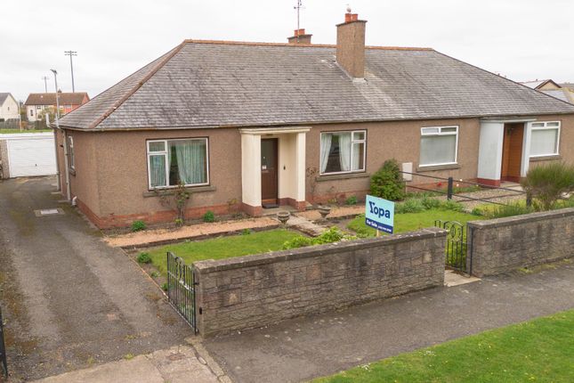 2 bed property, in Whinfield Road, £160,000