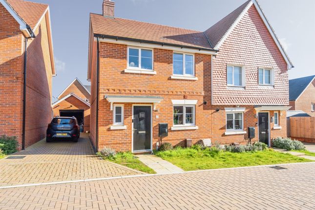 3 bed property, in The Rew, £375,000