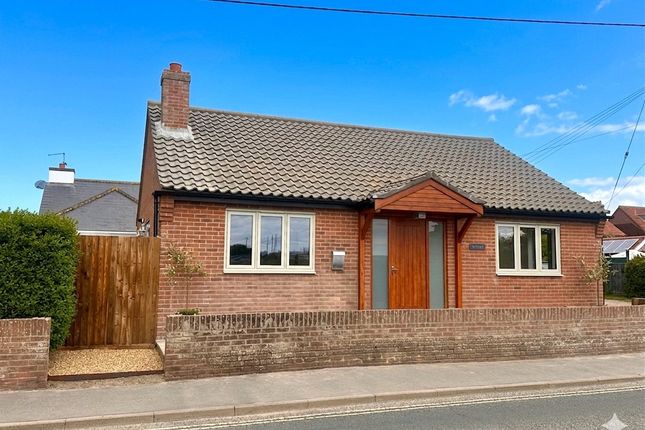 3 bed property, in Coast Road, £350,000