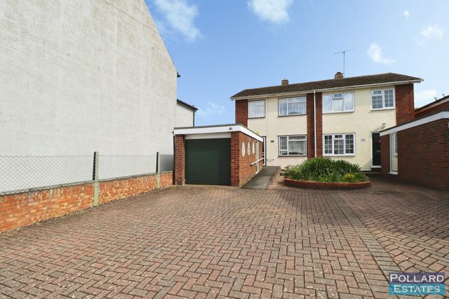 3 bed property, in Station Road, £300,000