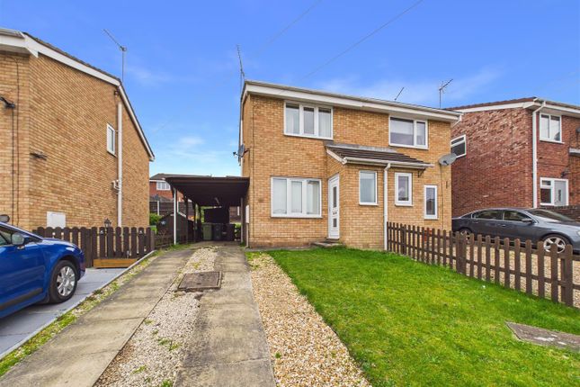 Land, in Curlew Avenue, £170,000
