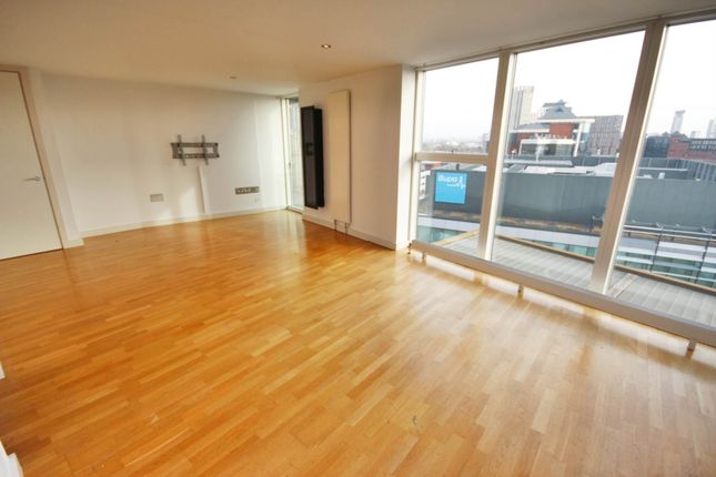 2 bed property, in The Quays, £309,950