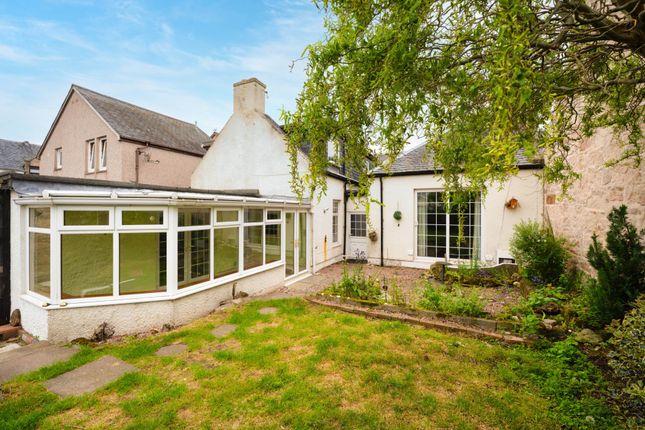 3 bed property, in Park Street, £205,000