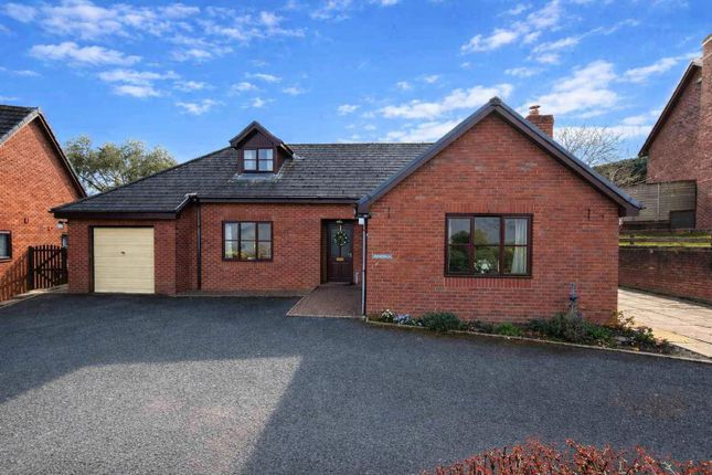 3 bed property, in Grove Close, £360,000