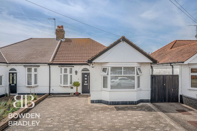 3 bed property, in Kelston Road, £475,000