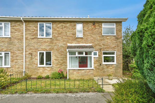 3 bed property, in Pound Close, £270,000