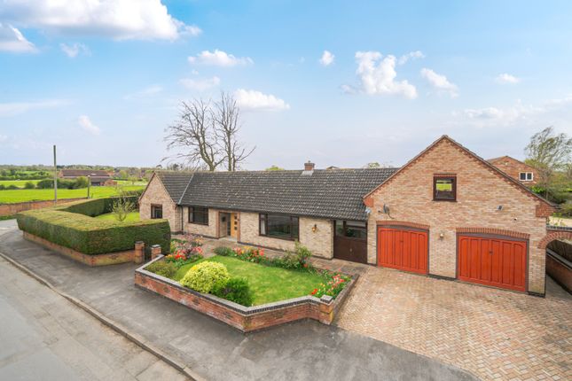 4 bed property, in School Lane, £600,000