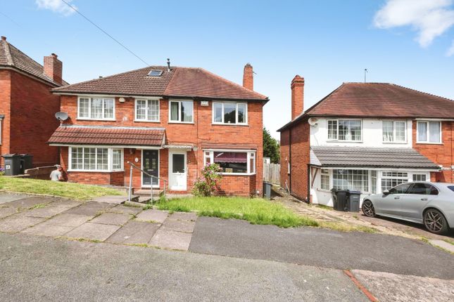 3 bed property, in Holmesfield Road, £220,000