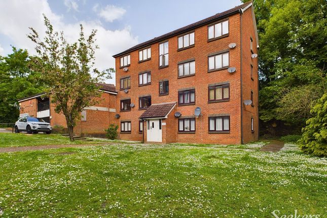 2 bed property, in Lesley Place, £85,000