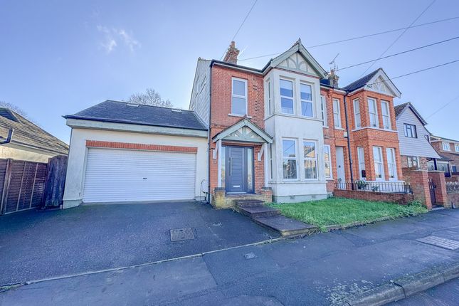 4 bed property, in Gladstone Road, £600,000