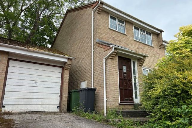 3 bed property, in 15 Well Copse Close, £260,000