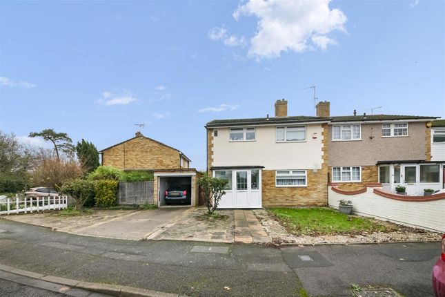 3 bed property, in Mellow Lane East, £520,000