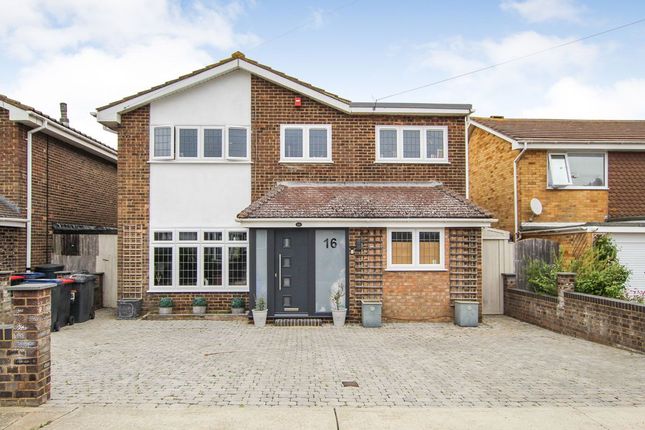 4 bed property, in Spring Walk, £799,950