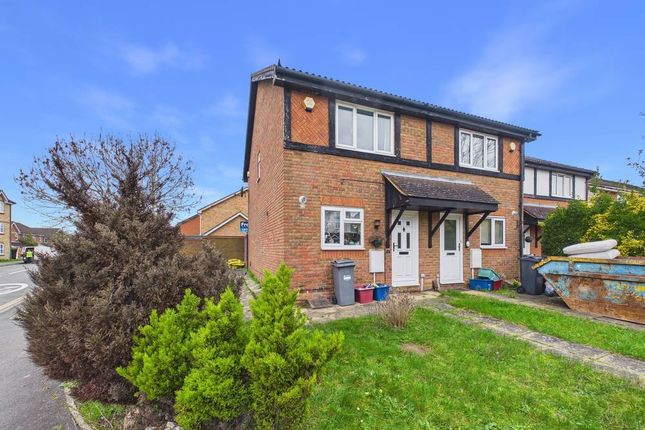 2 bed property, in Trevithick Close, £450,000
