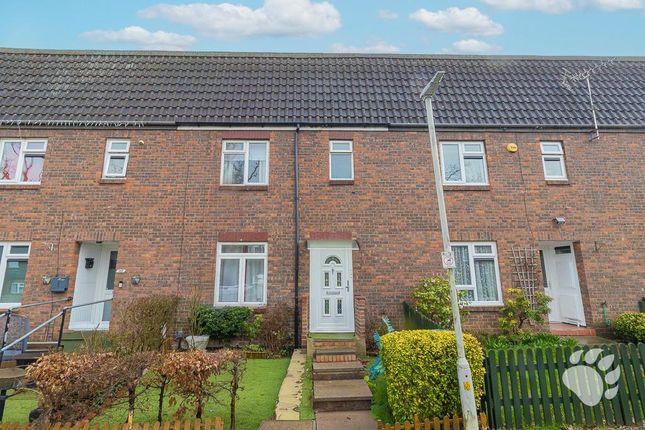 3 bed property, in Helmores, £325,000