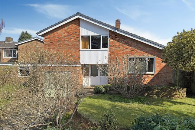 4 bed property, in Summerhouse Close, £975,000