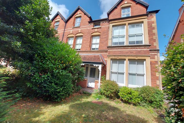 3 bed property, in Blenheim Road, £215,000