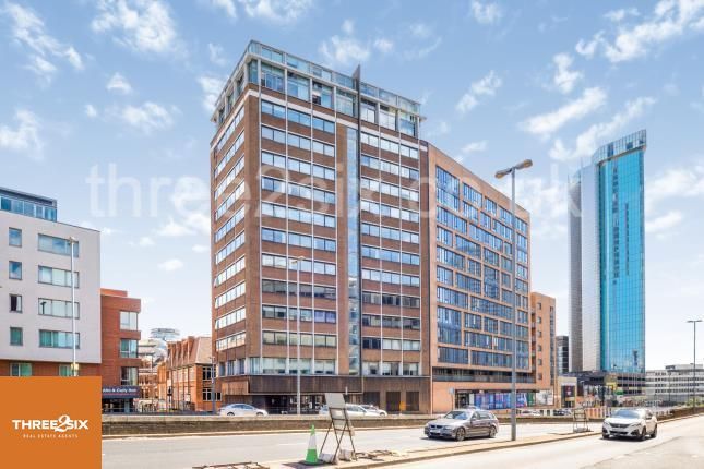1 bed property, in Suffolk Street Queensway, £148,000