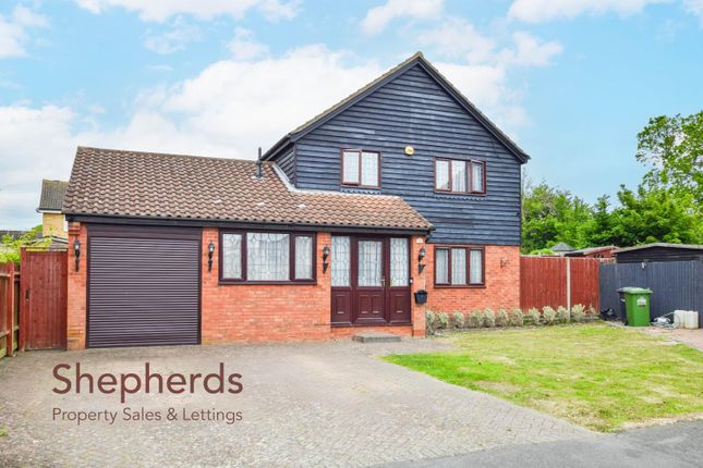 5 bed property, in Springwood, £725,000