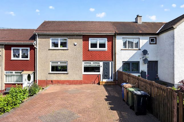 3 bed property, in Oliphant Oval, £130,000