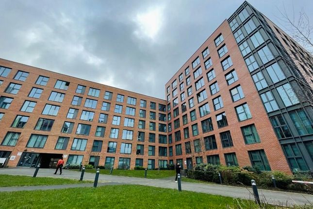 1 bed property, in The Axium, £198,000
